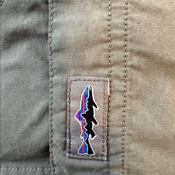 Patagonia Shirt Mens Gray Roll Tab Sleeve Button Up Lightweight Outdoor M - Picture 5 of 7